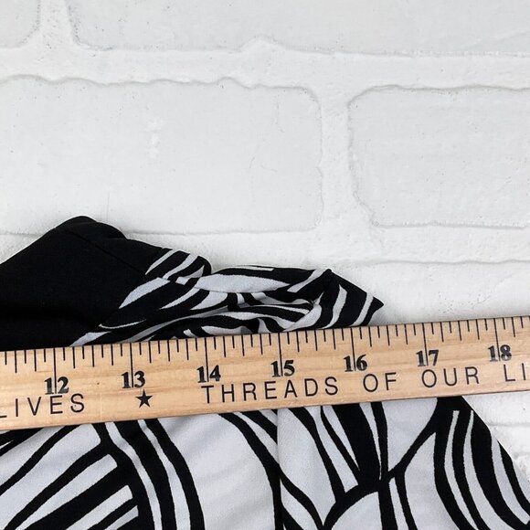 Chicos Top Women 1 Medium 8 Black White Smock Stretch Flare Scoop Tunic USA - Picture 9 of 11